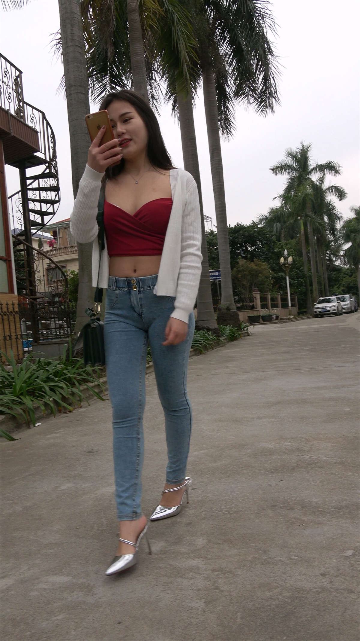 超紧牛仔高跟美女外拍