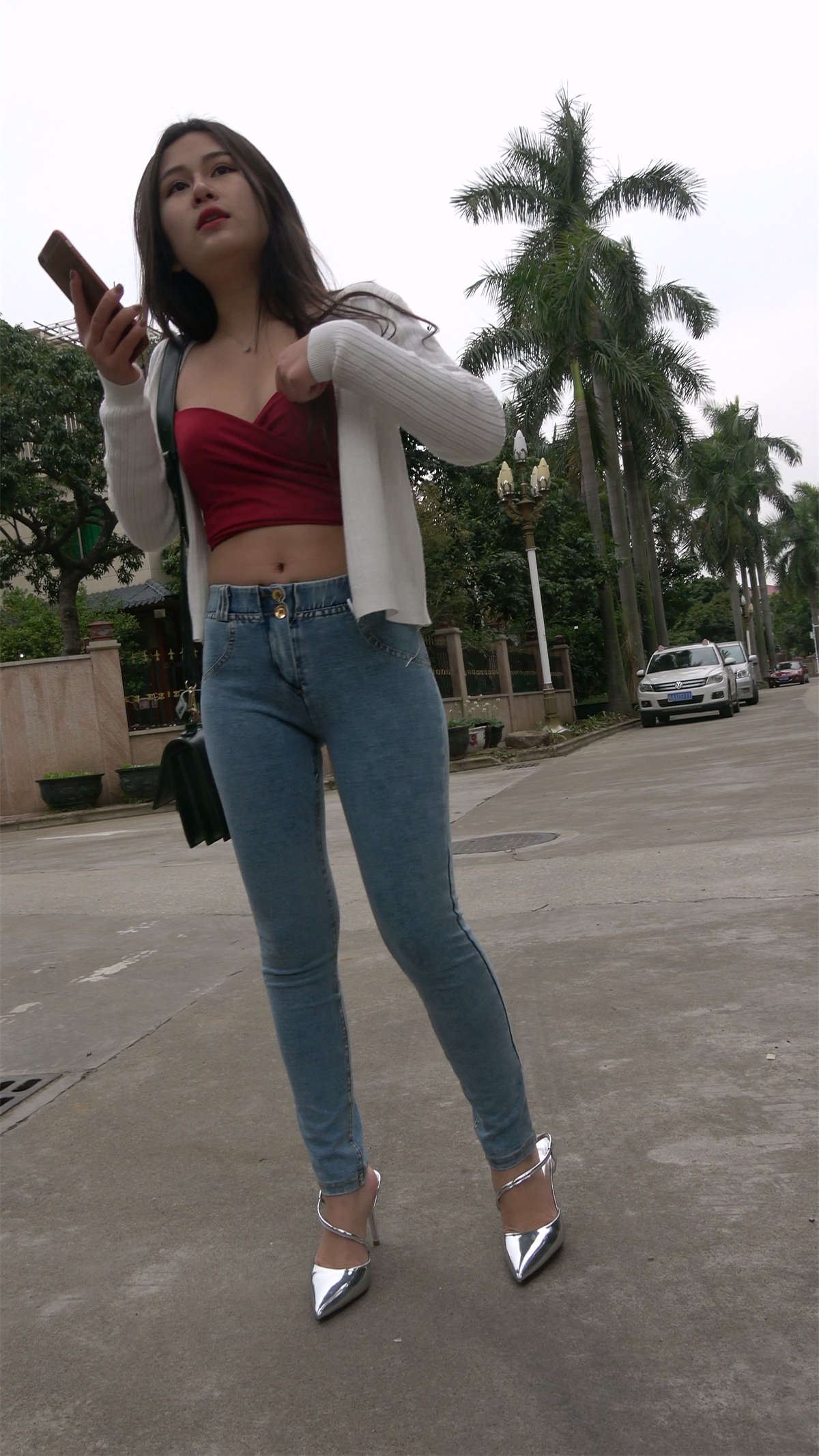 超紧牛仔高跟美女外拍