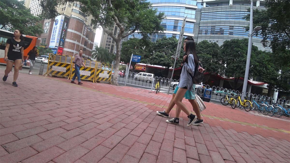 美腿气质小清新美眉