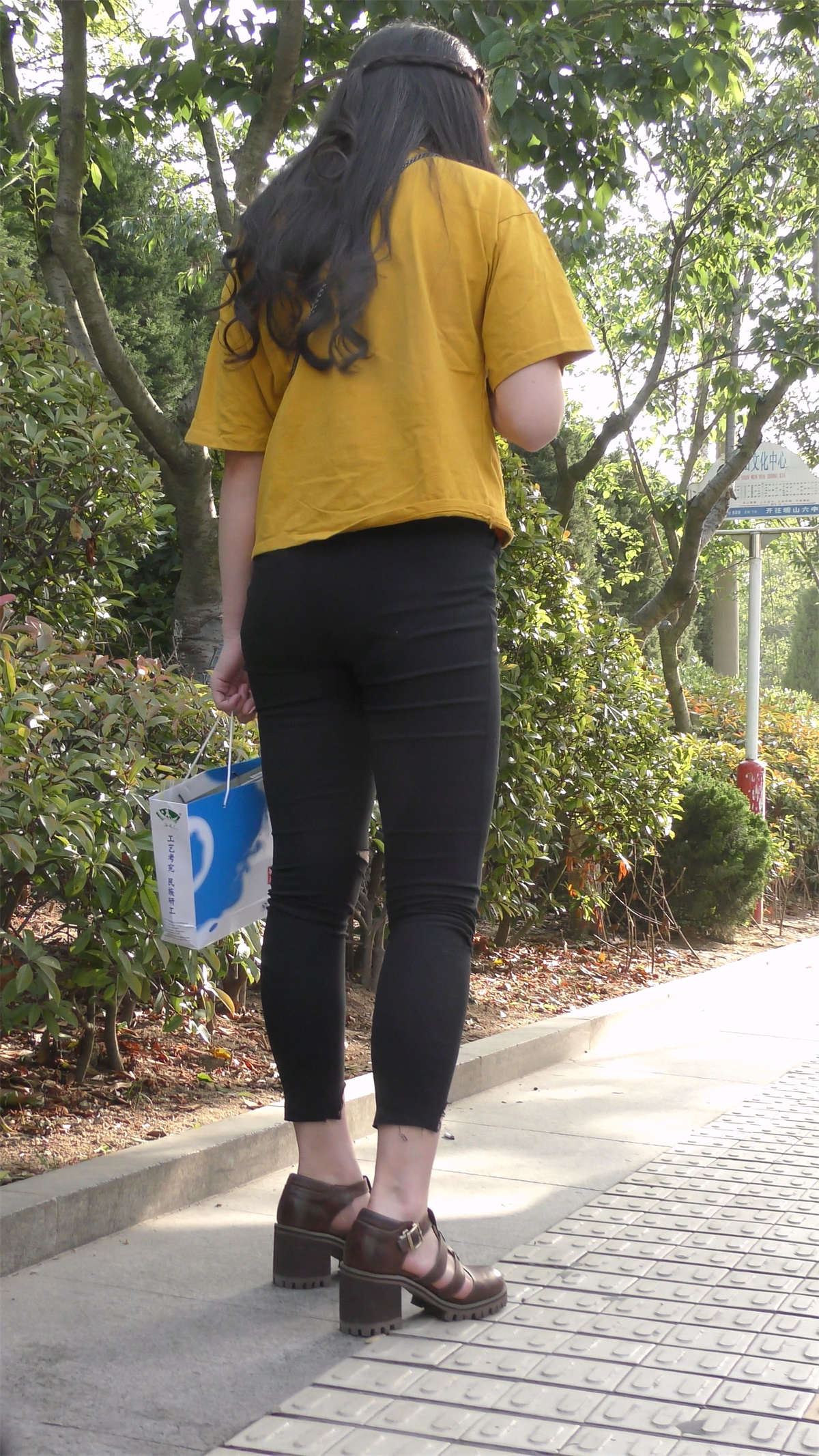 车展性感美女主持正装休闲装