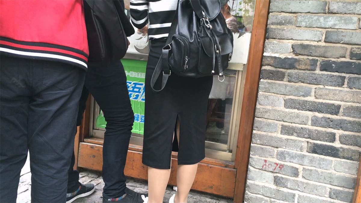 黑色牛仔美妞
