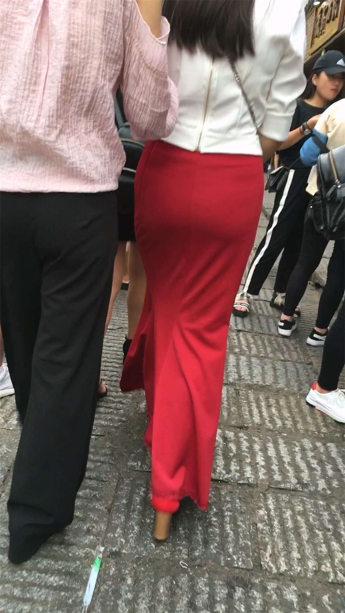 红色美臀更性感