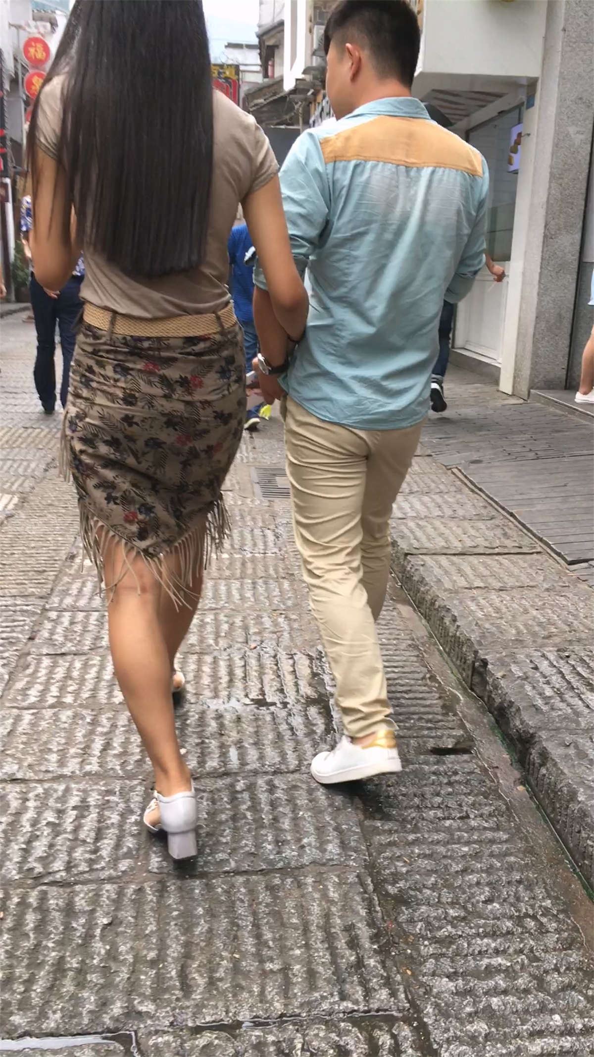 迷彩花边裙 性感大白美腿小靓妹