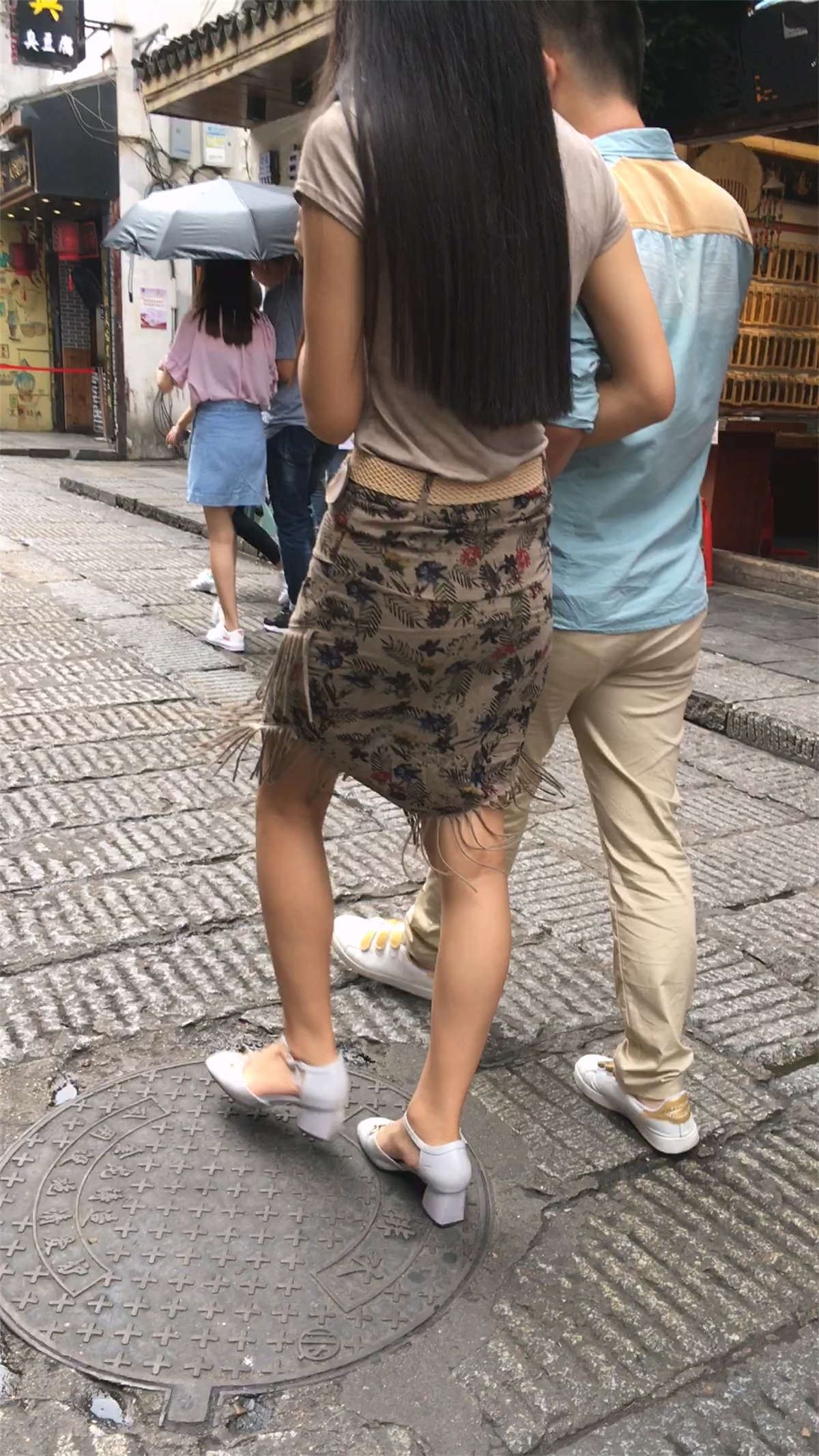 迷彩花边裙 性感大白美腿小靓妹