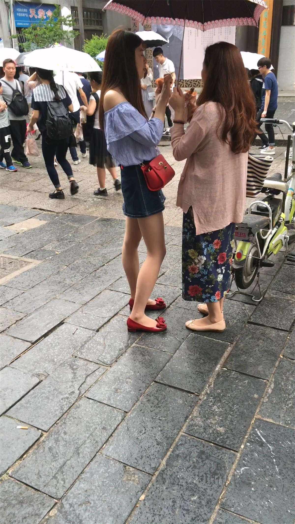 蓝色牛仔裙