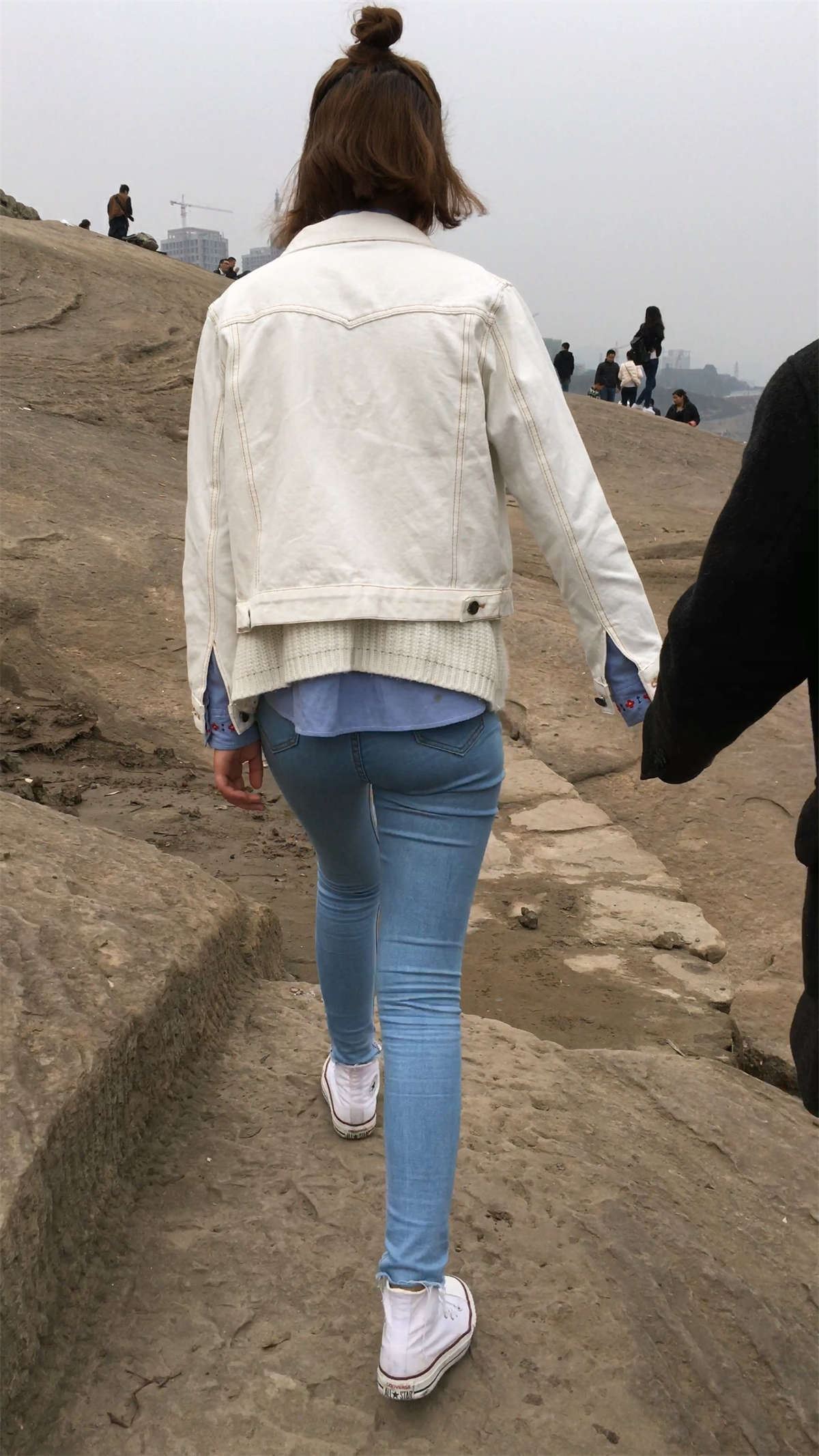 极品紧身蓝牛小清新美女