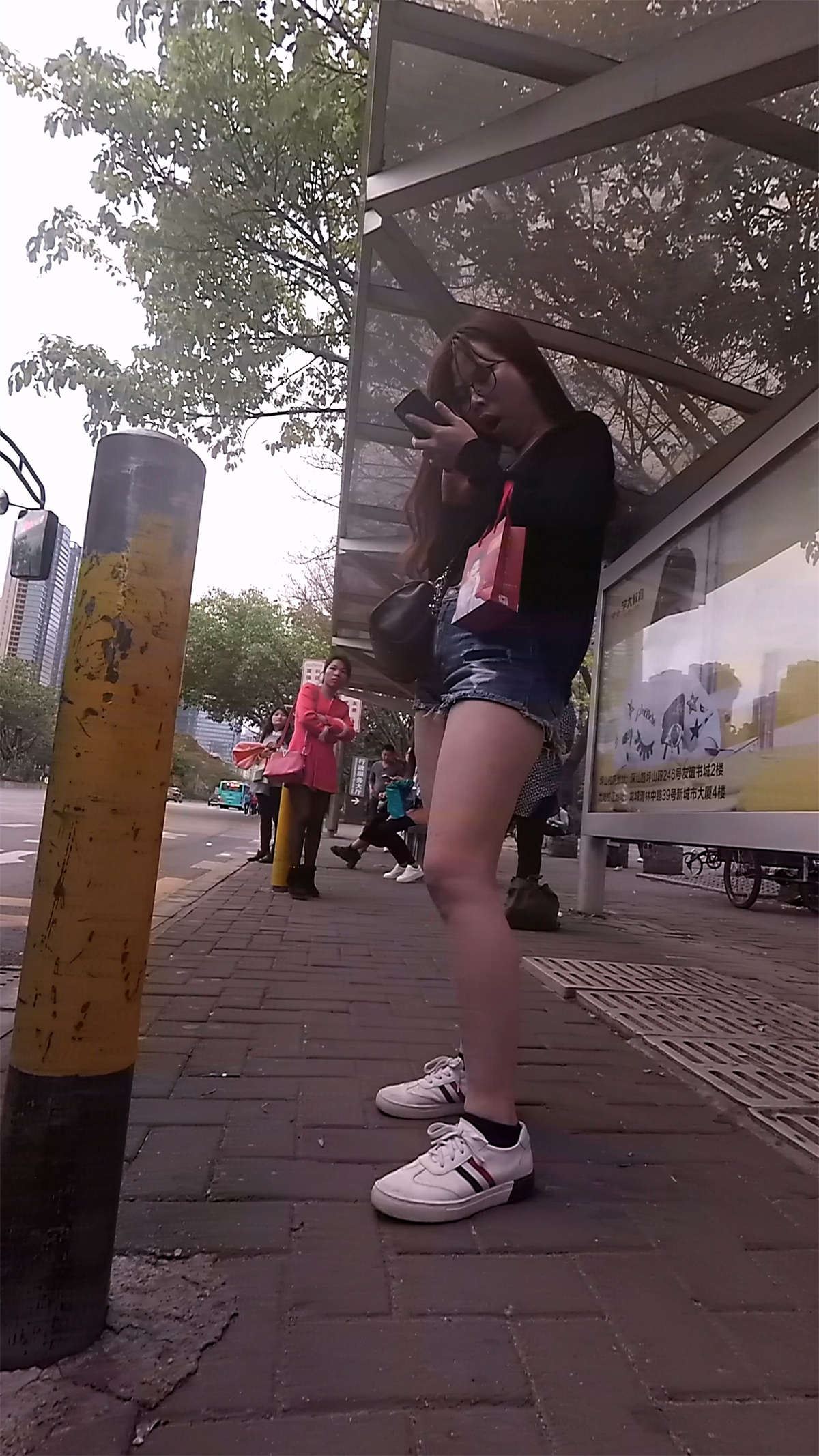 极品美腿高腰热裤美腿美女