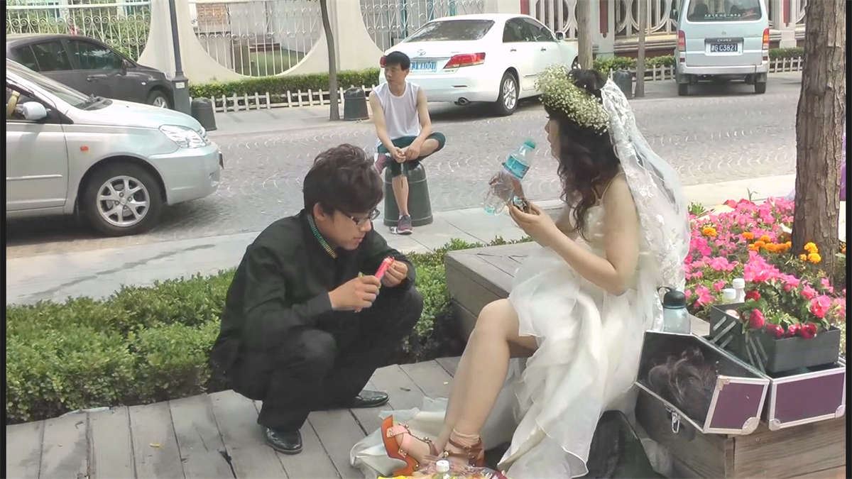 新娘的短肉丝 脚丫露出