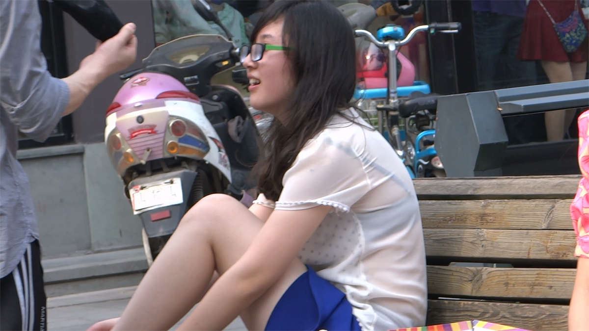 鞋子有点磨脚，那么就把高跟换平底吧