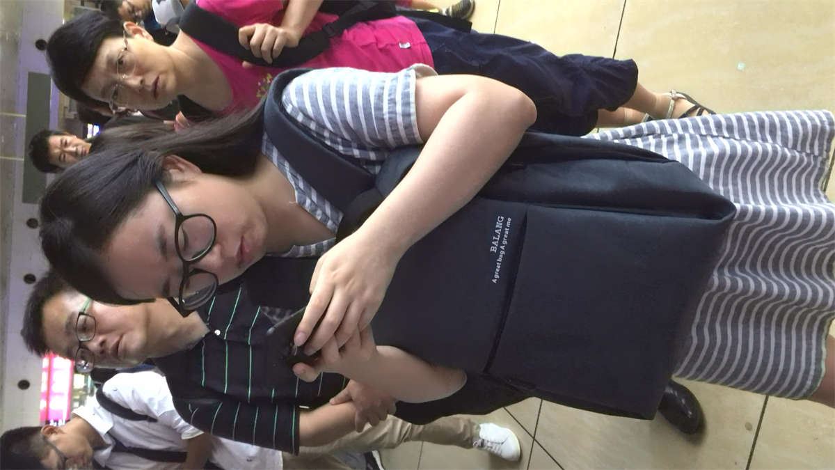 连衣裙眼镜熟女