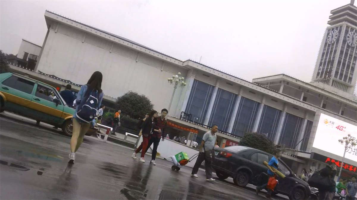 难得一见的超短牛仔热裤饱满三角区