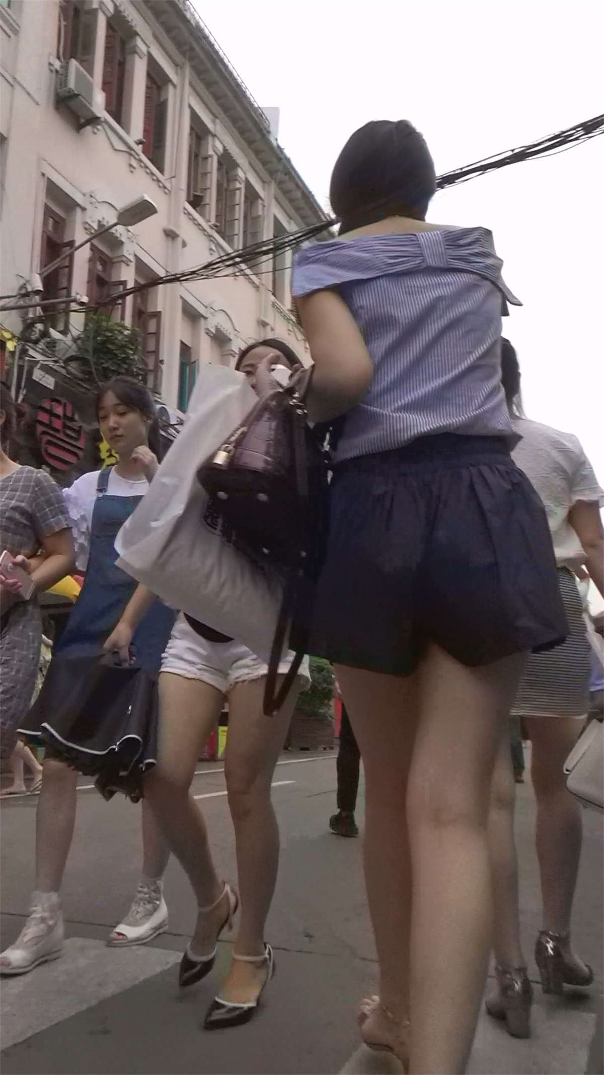 短裙美腿知性大姐姐