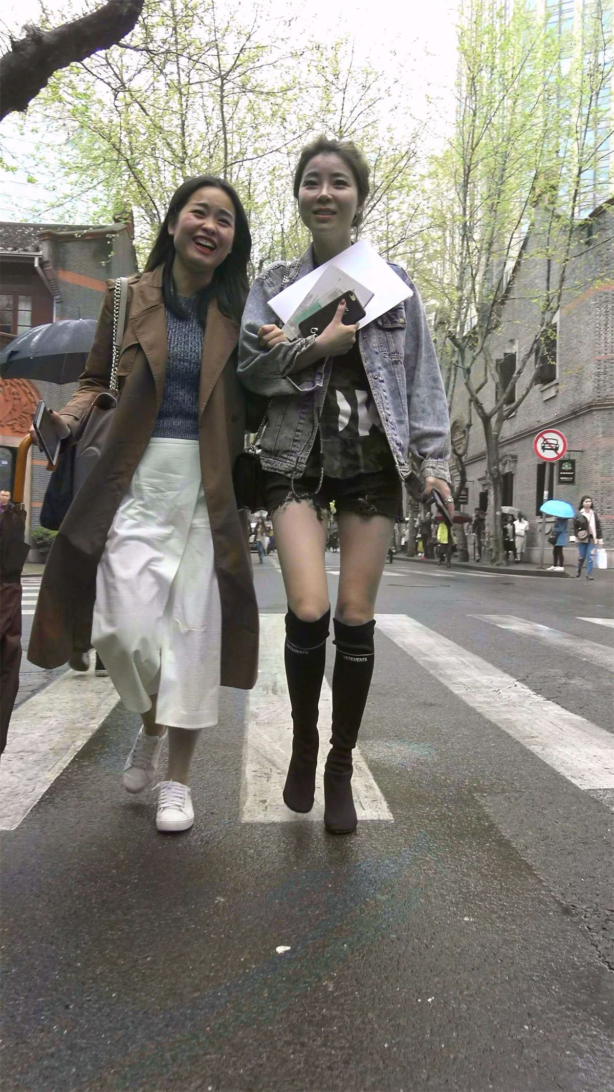 牛仔小外套高挑美丽动人美女