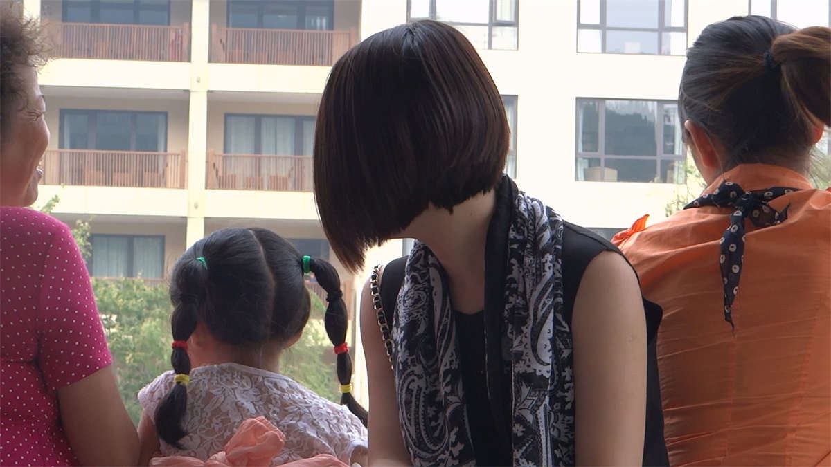 美妈的丝袜美足