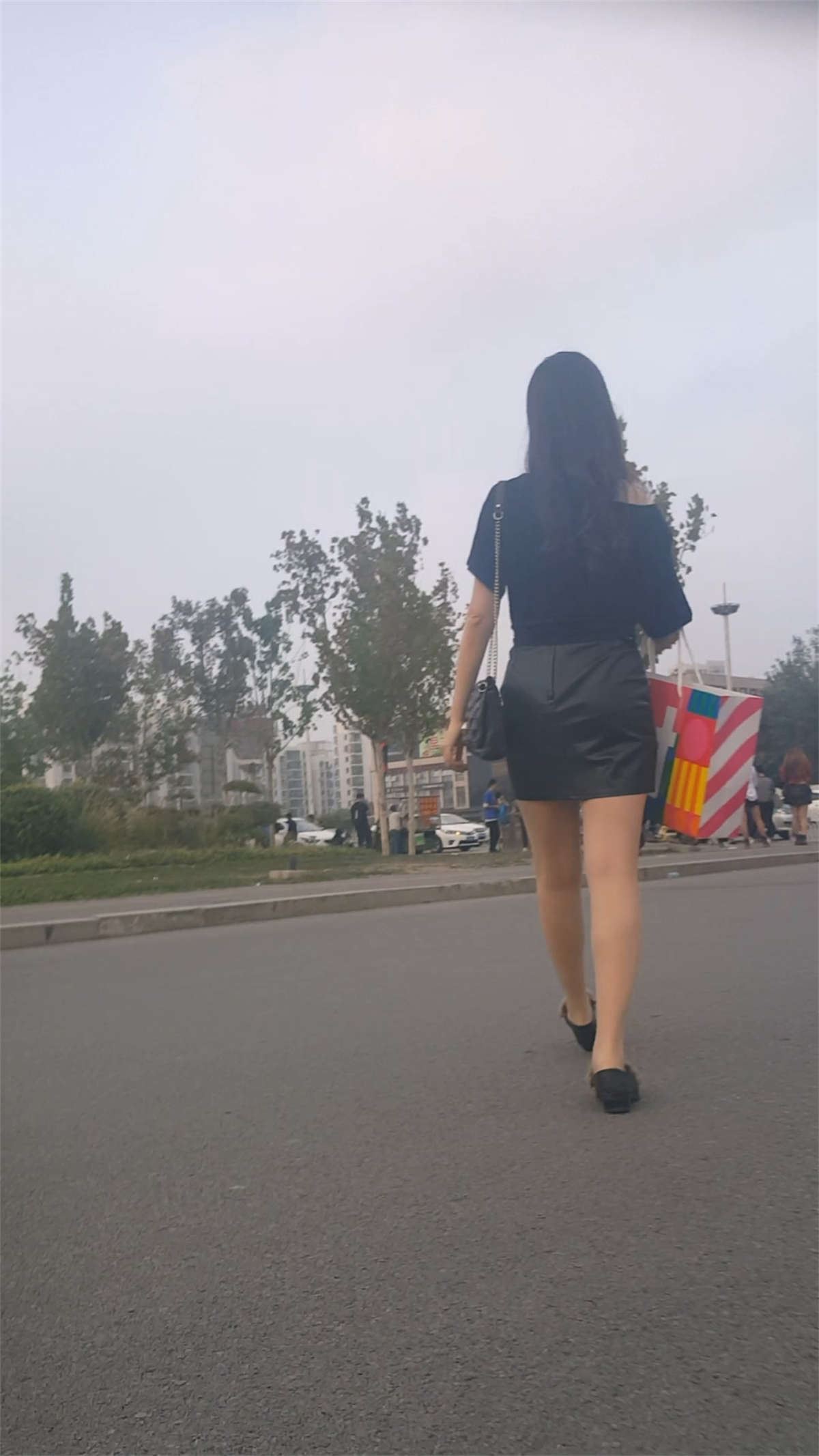 长腿皮裙肉丝袜美女