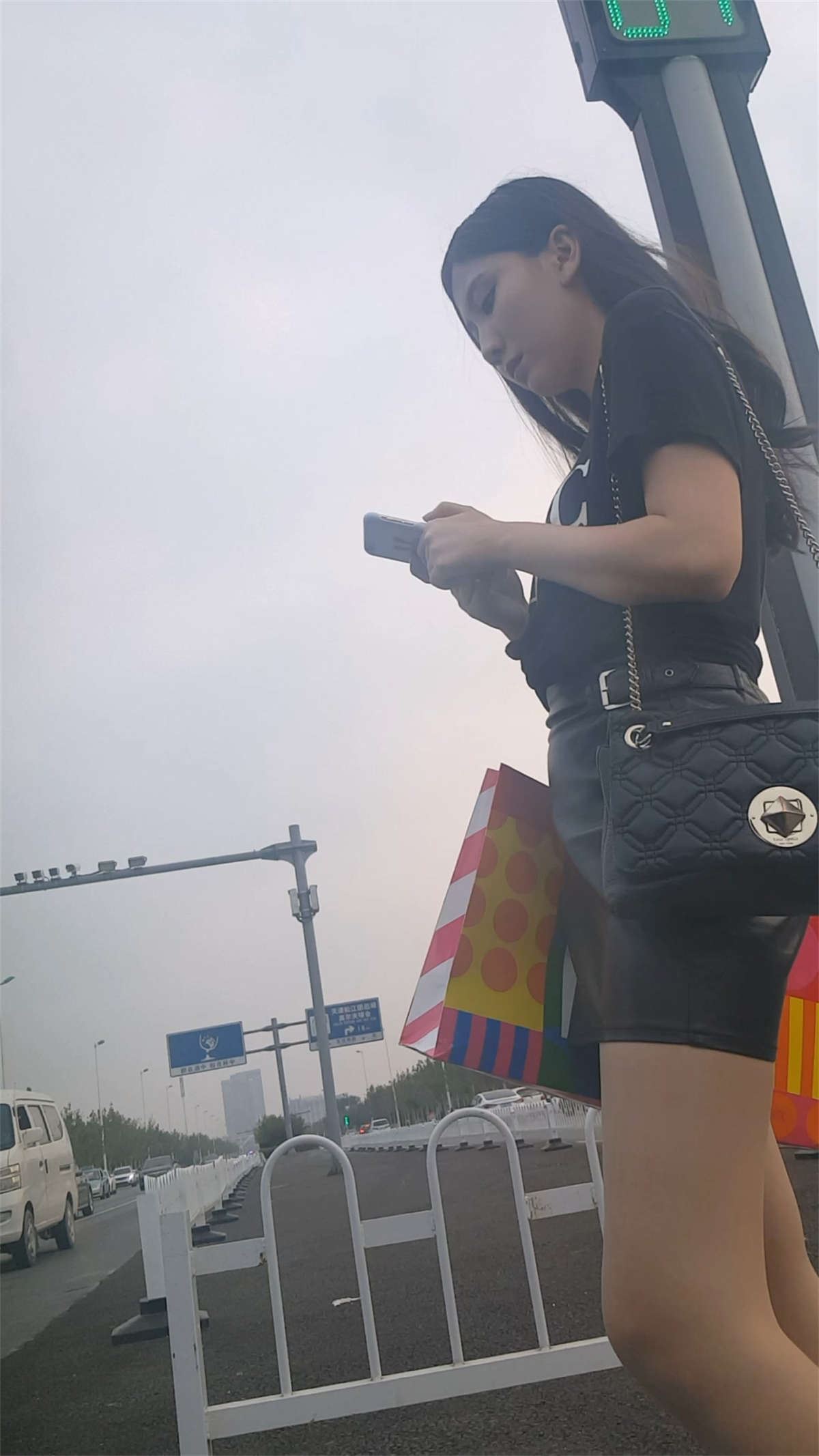 长腿皮裙肉丝袜美女