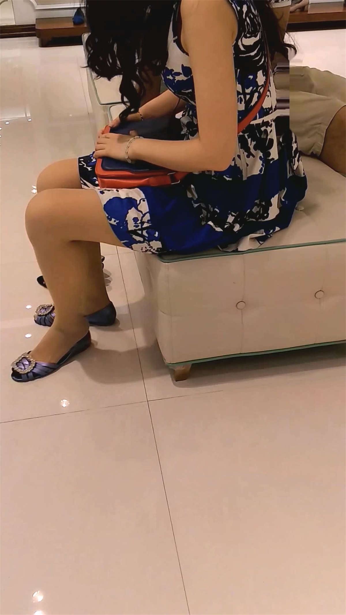 鞋店里面的美足姐姐