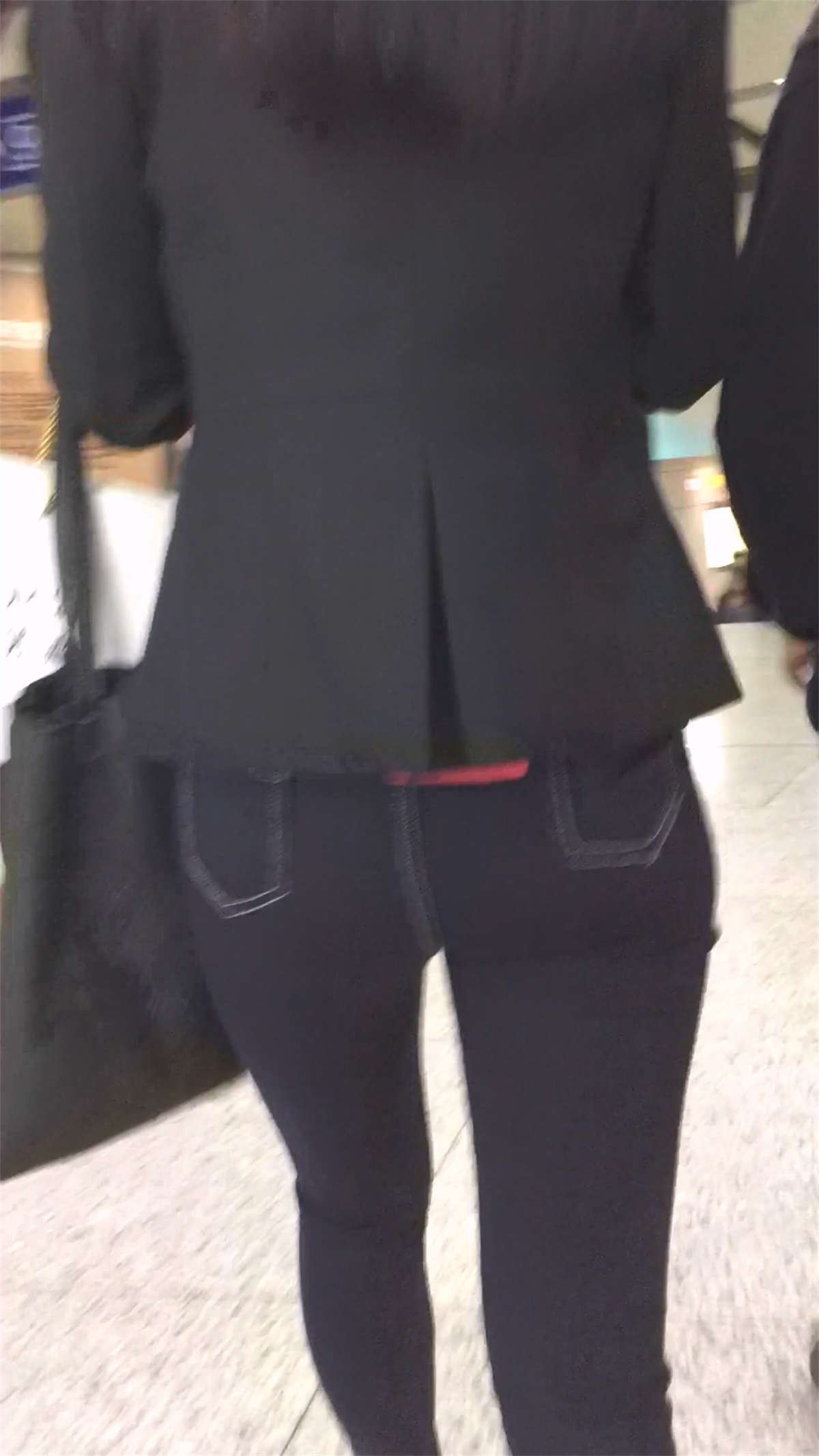 丰满黑色紧牛不知道怎么走