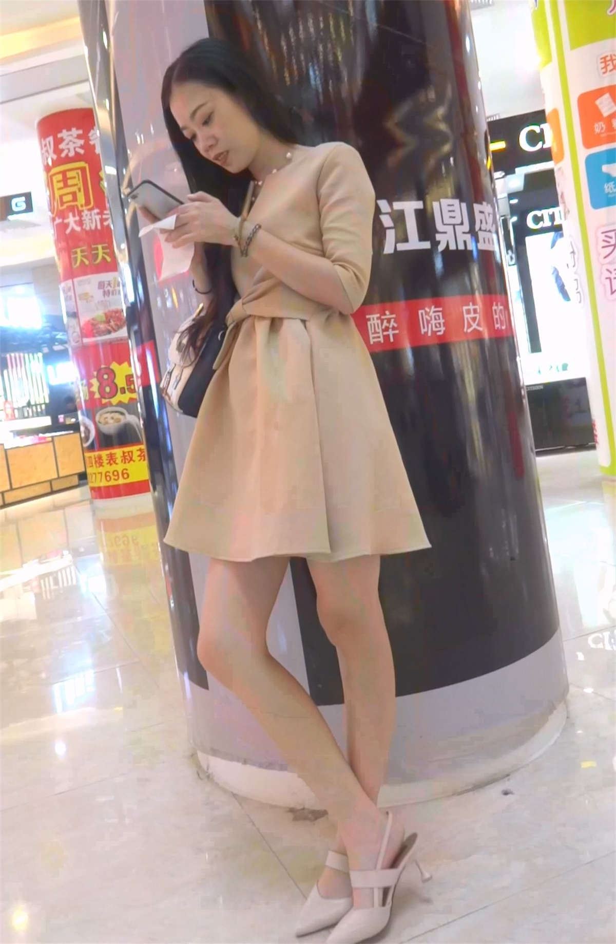 相貌漂亮的MM