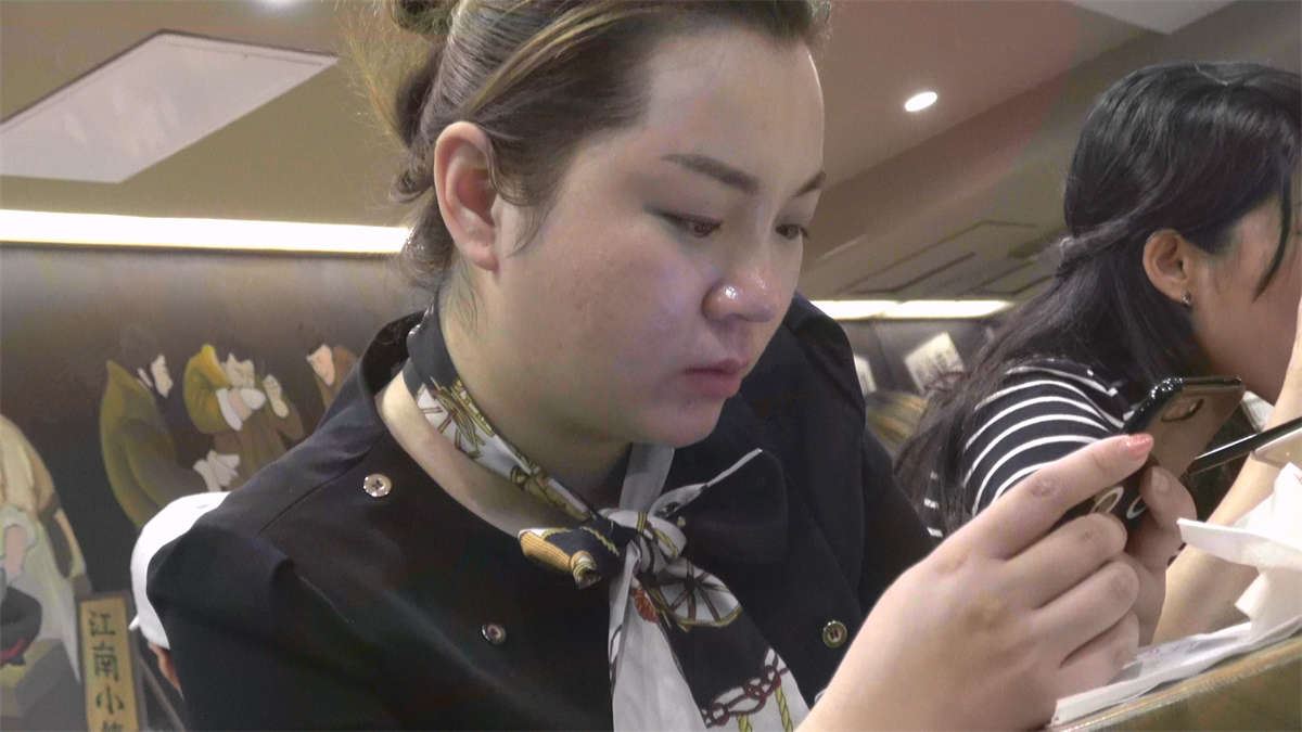 穿肉丝美女