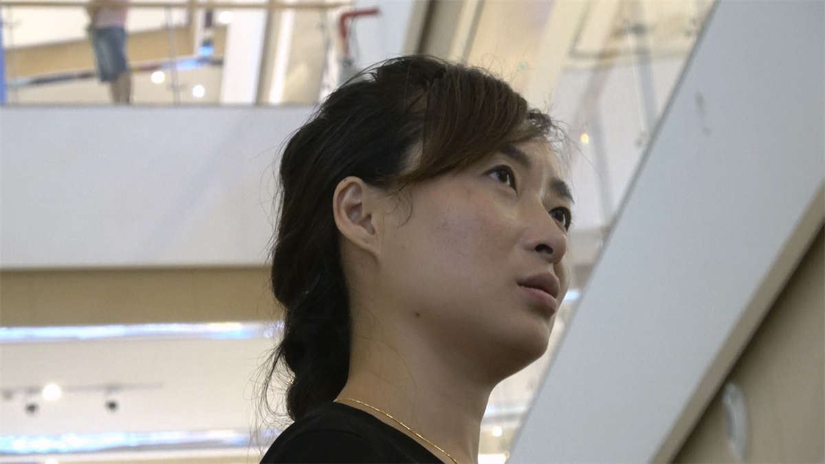 游乐场美足丝袜脚
