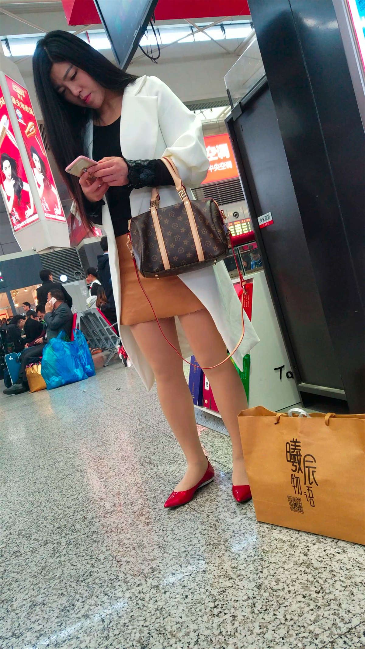 购买票的肉丝美妇