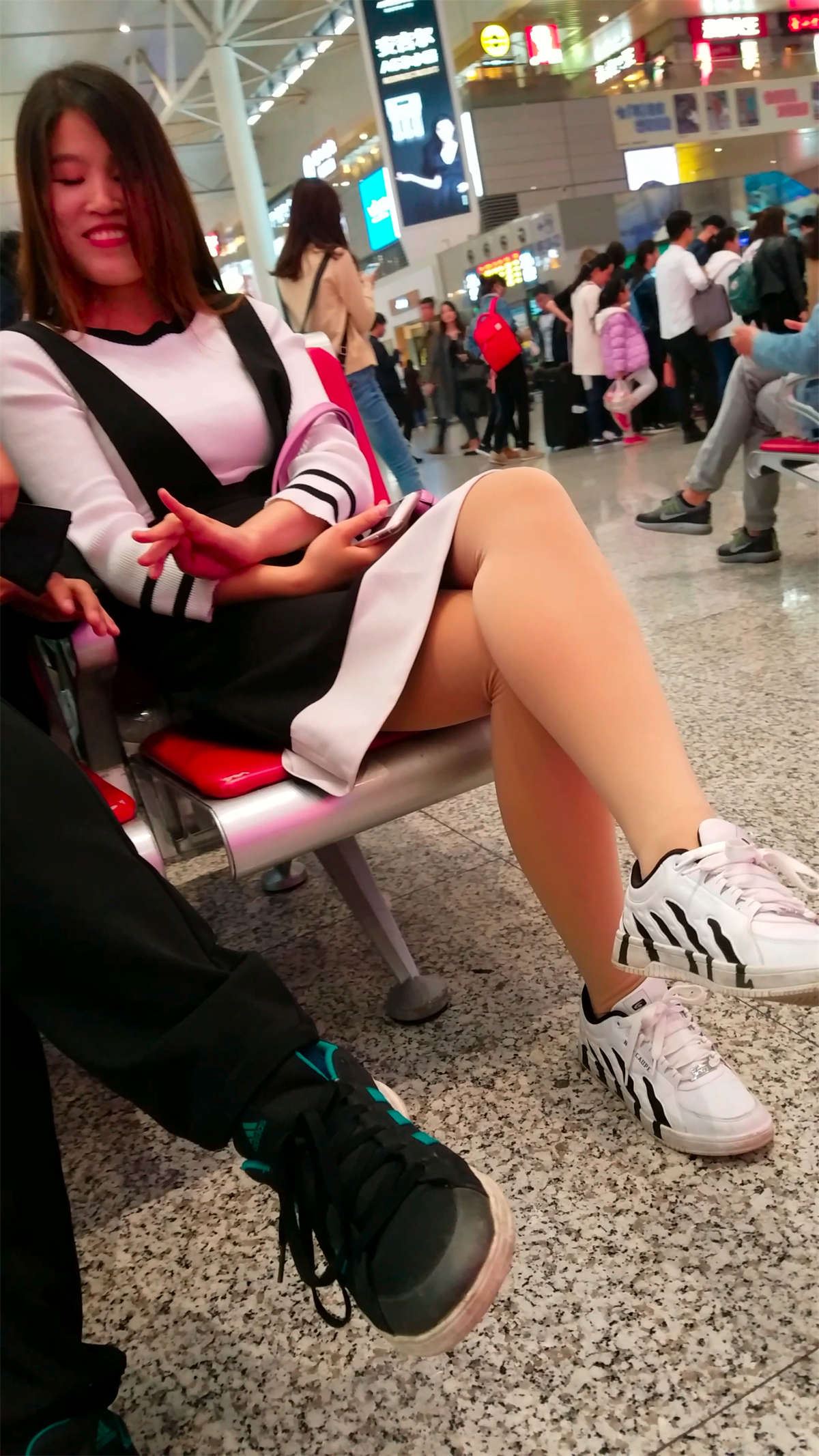 这个肉丝美女还可以哦