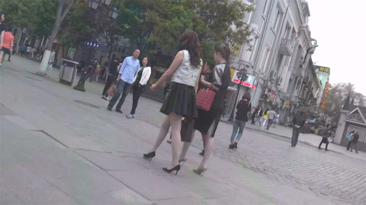 性感的短裙少妇