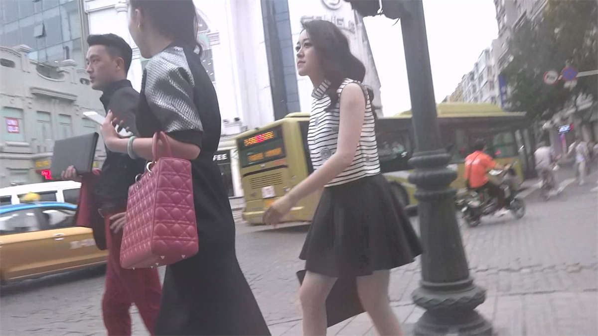 性感的短裙少妇