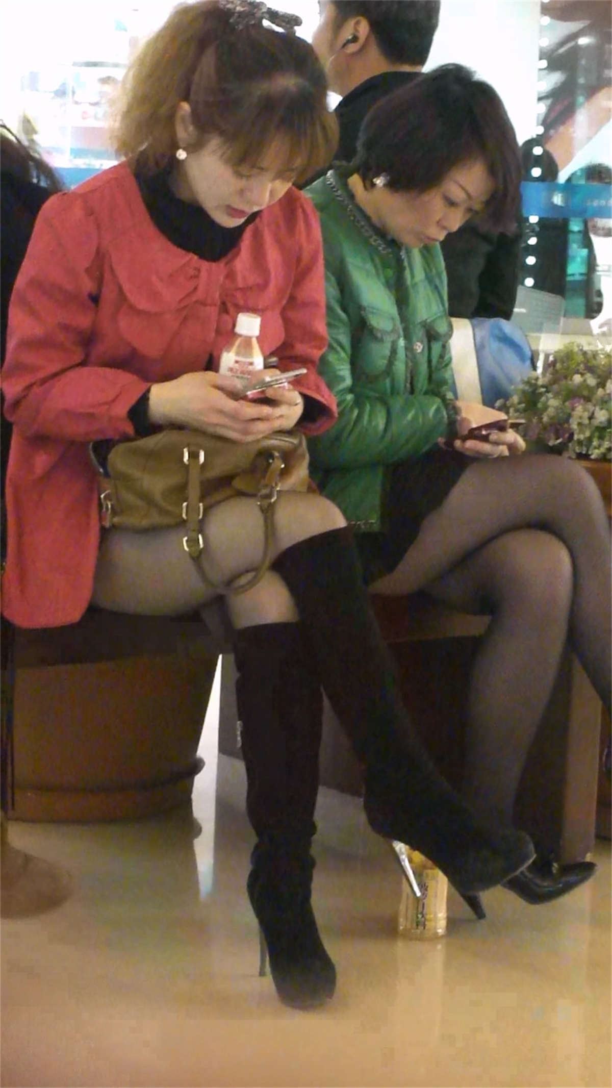 少妇的灰色美腿