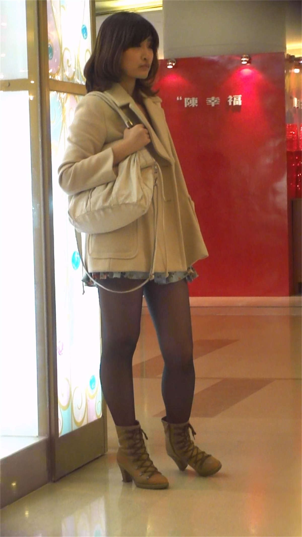 碎花小短裙清纯黑丝MM