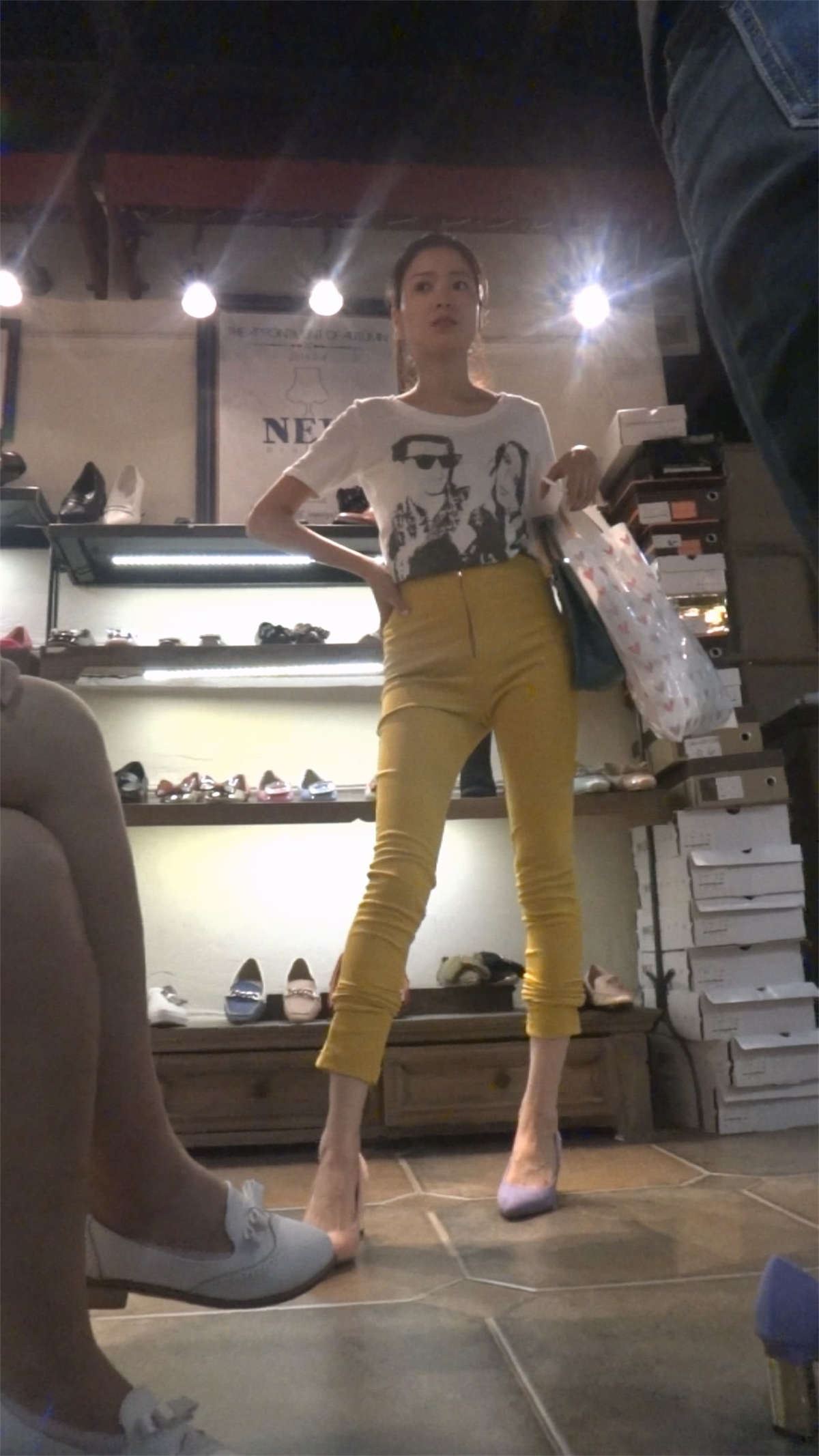 试鞋女神的逆天比例大长腿