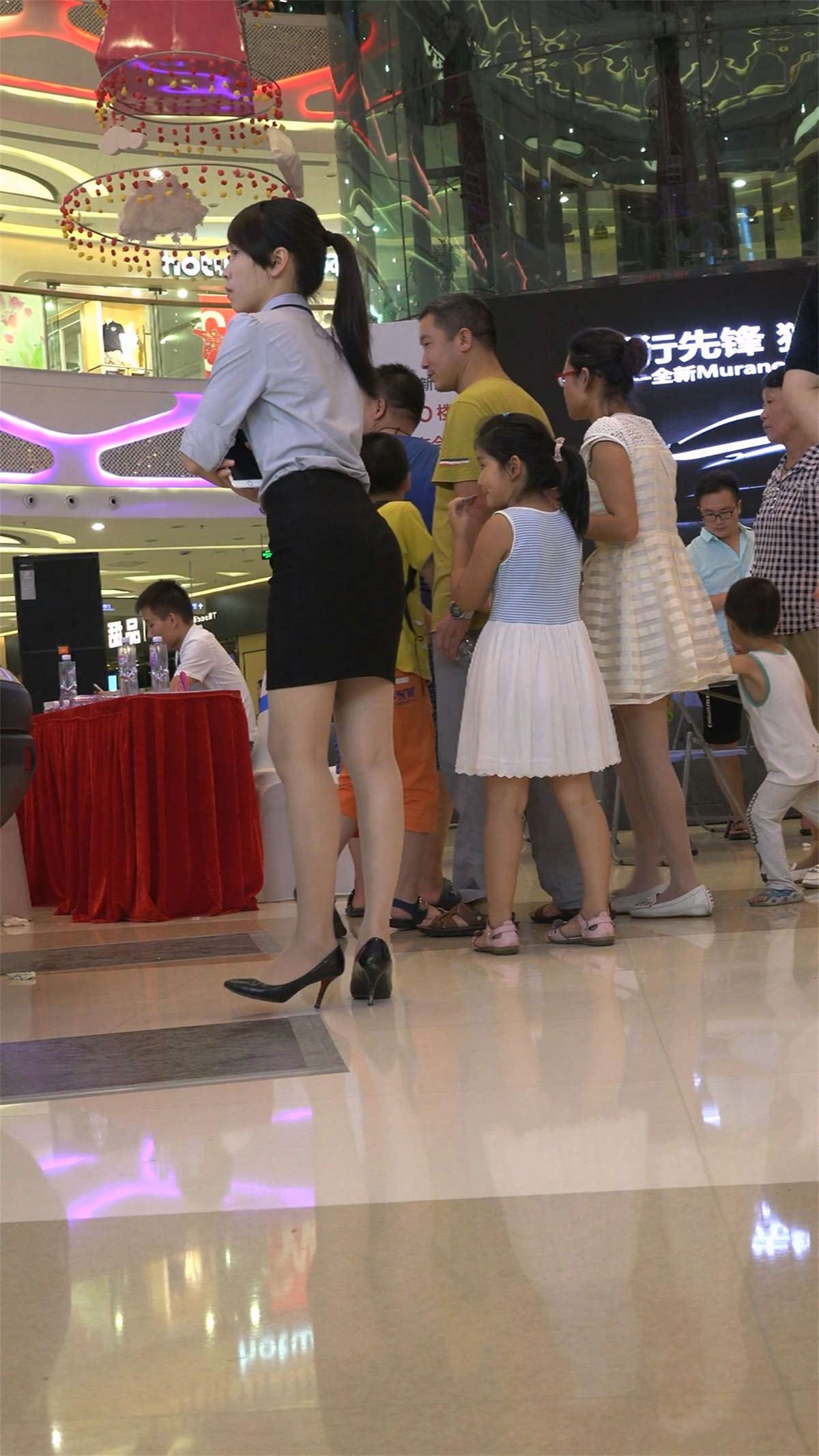 高跟长腿制服美女