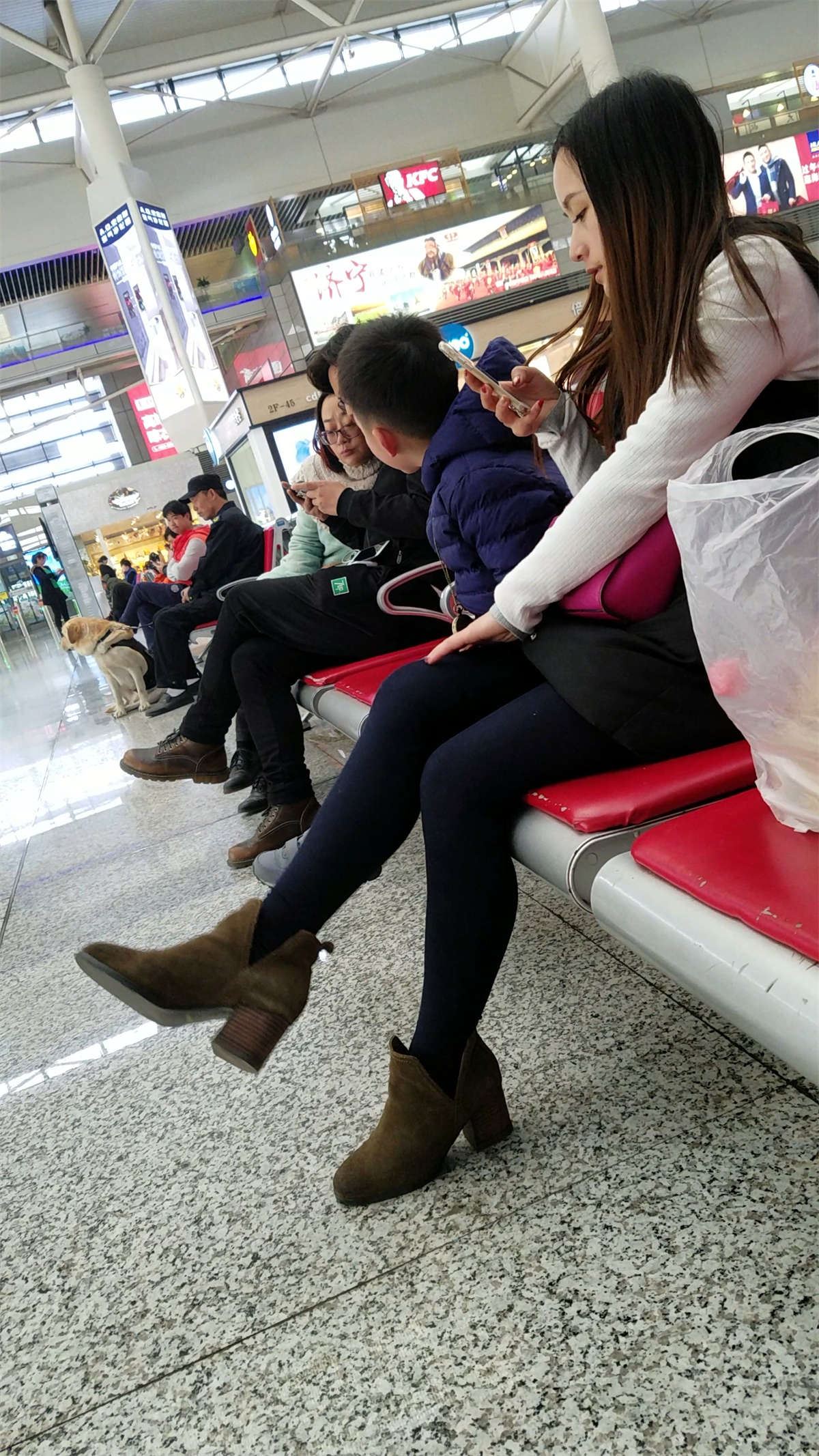 黑色丝袜长发美眉