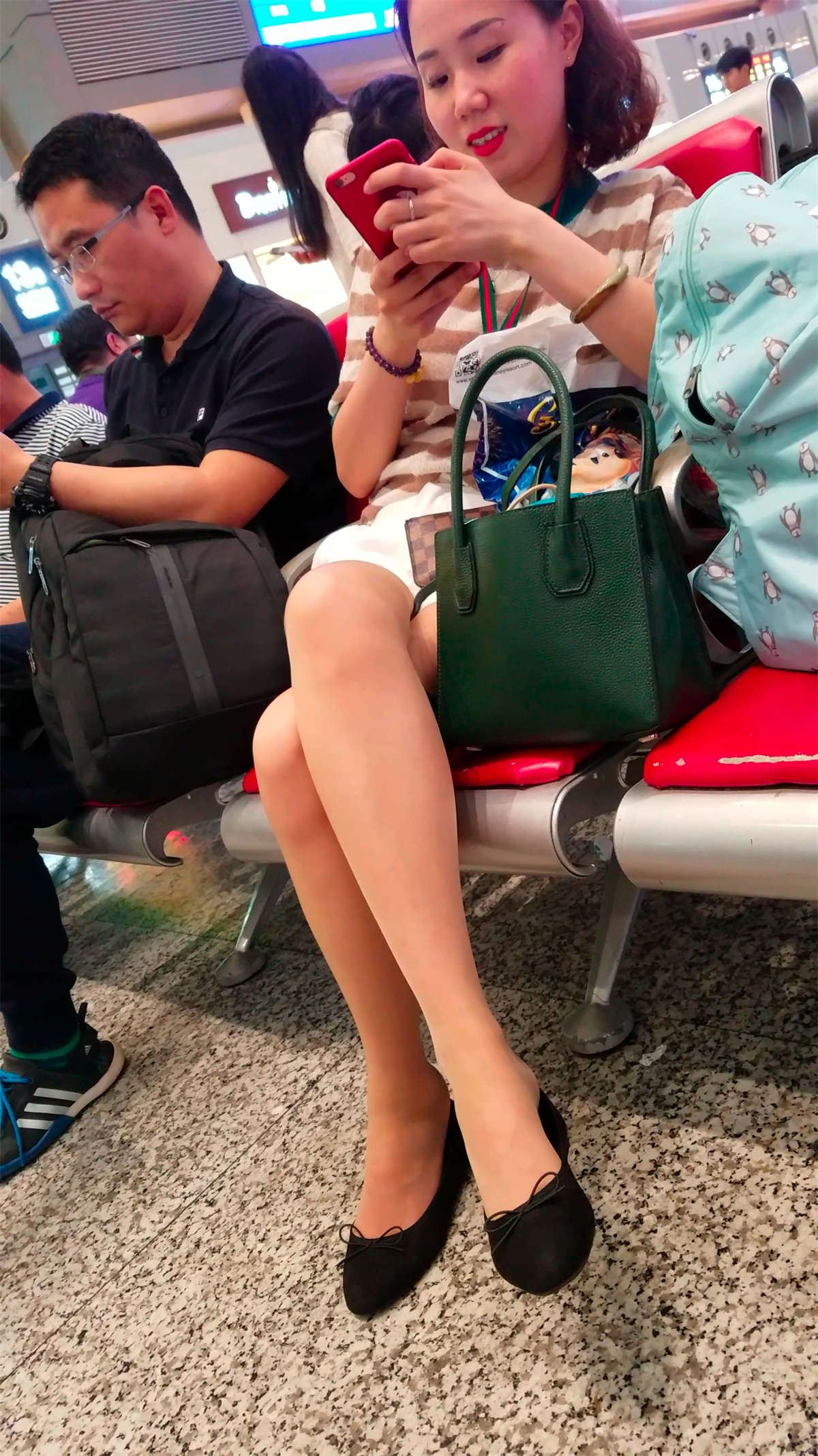 街拍条纹连衣裙肉丝美妇