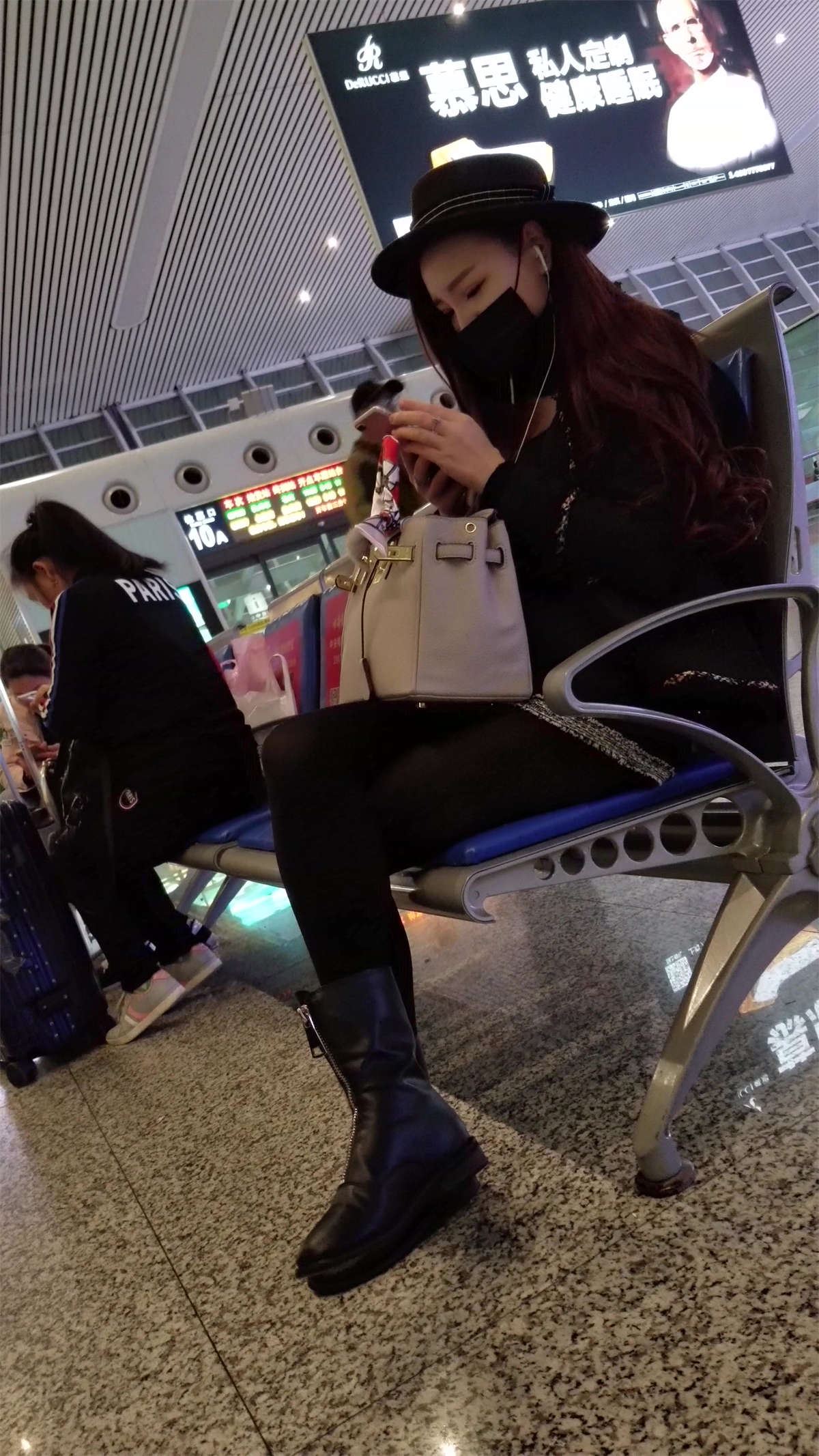 黑色系黑口罩漂亮美女姐姐