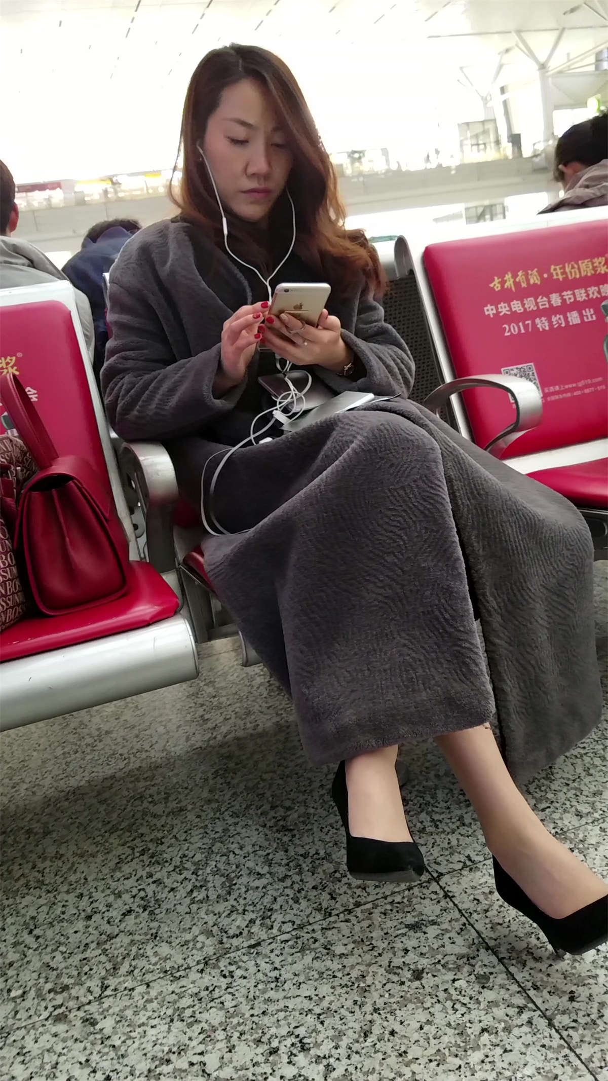 候车室火车站性感高跟鞋女神御姐美女