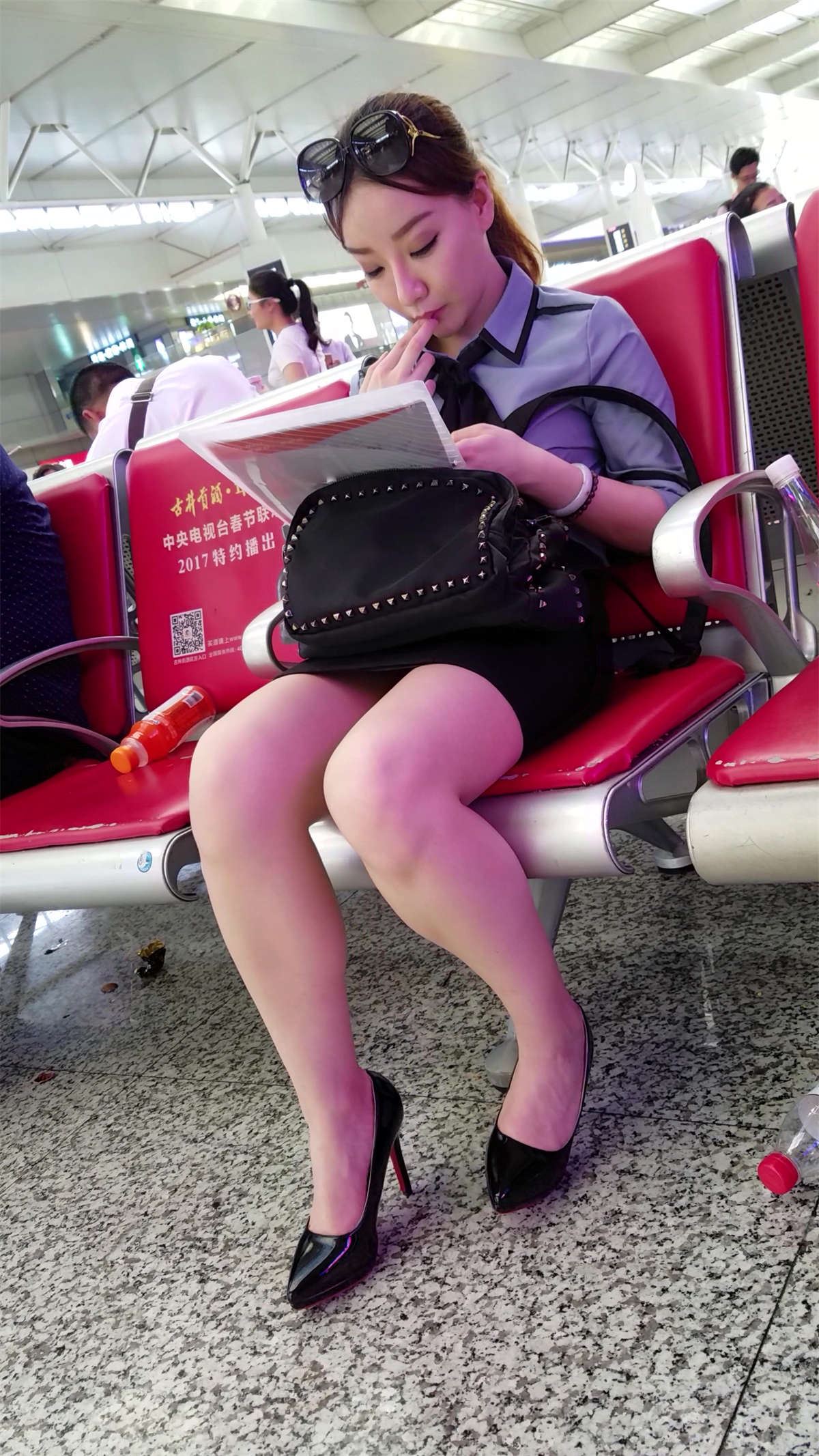 性感高跟鞋街拍肉丝美腿女神