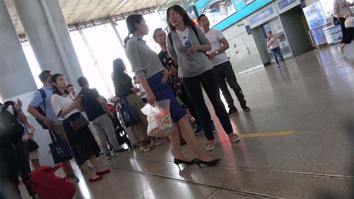 少妇性感的长腿高跟鞋