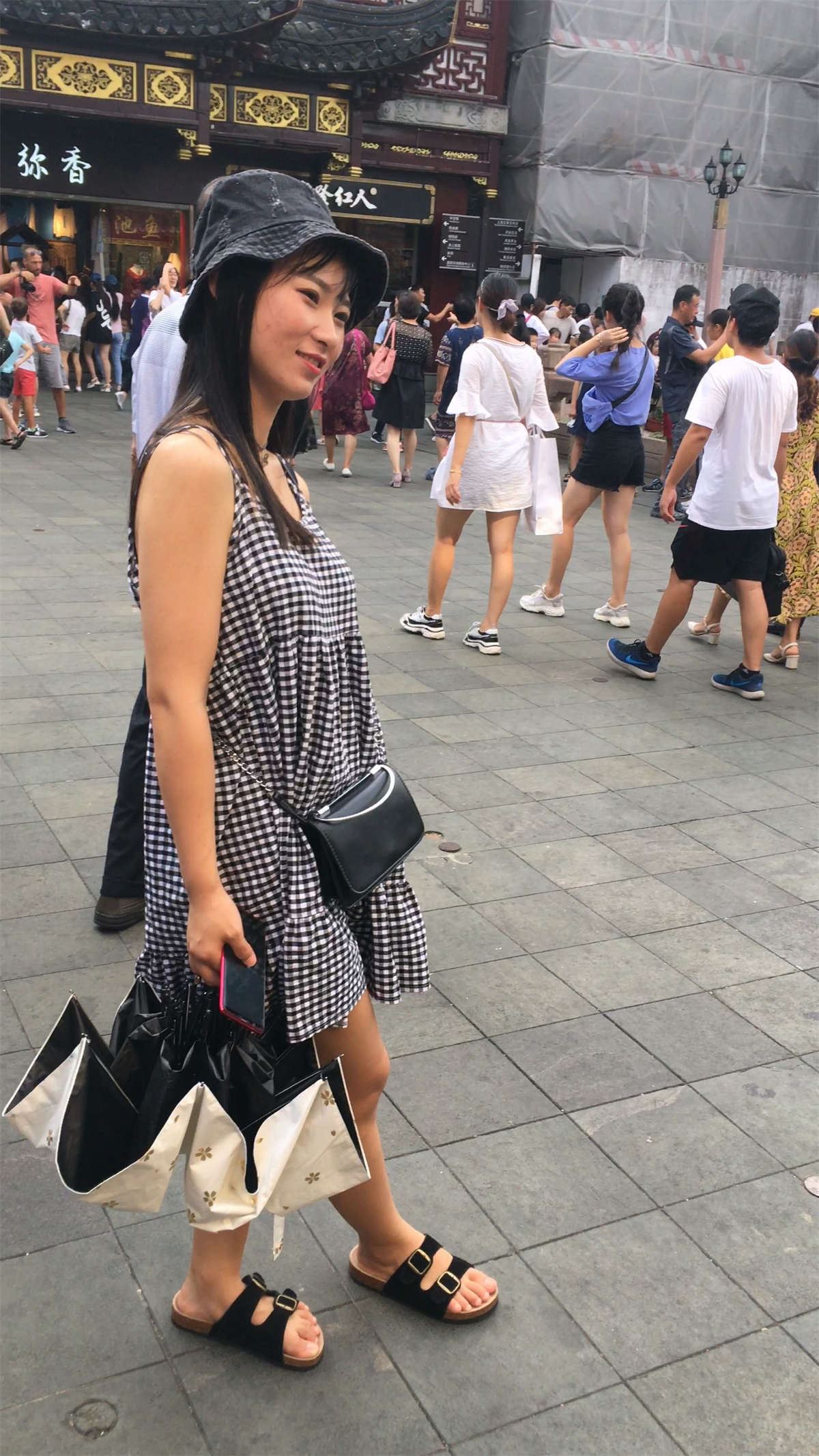 两位小清新美女很甜美