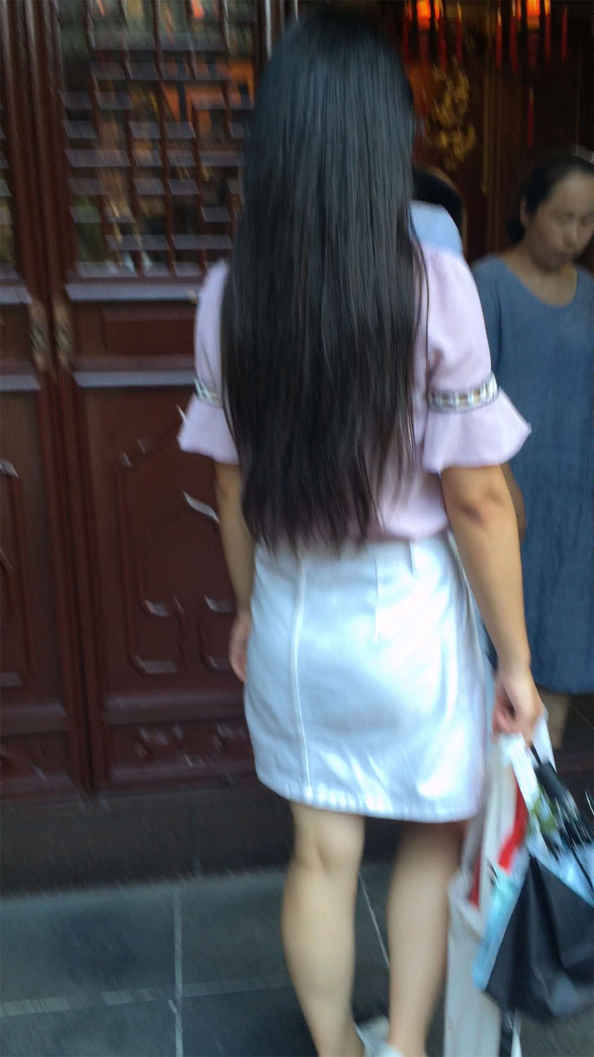 白裙青春小妹