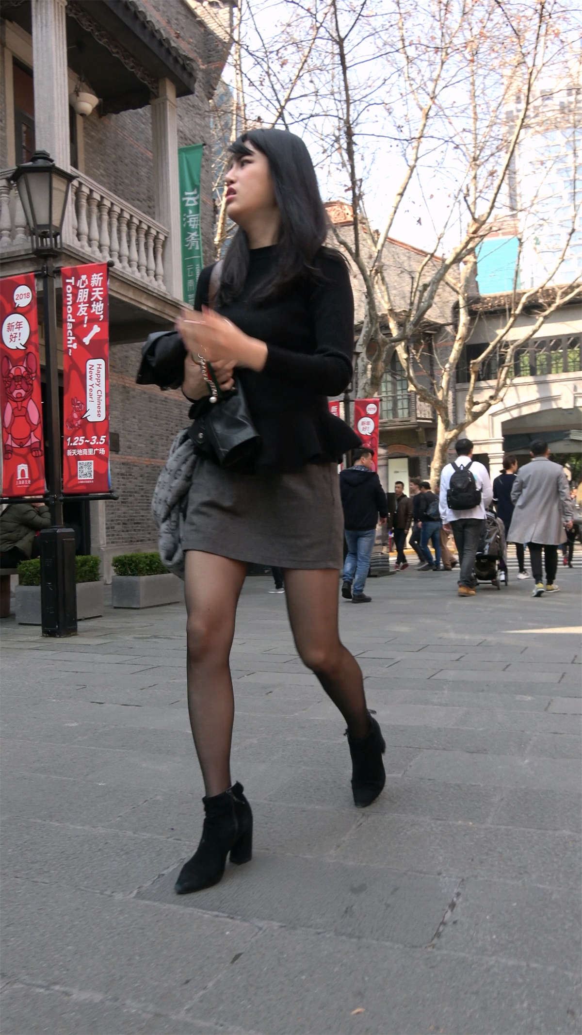 黑丝性感美腿女郎