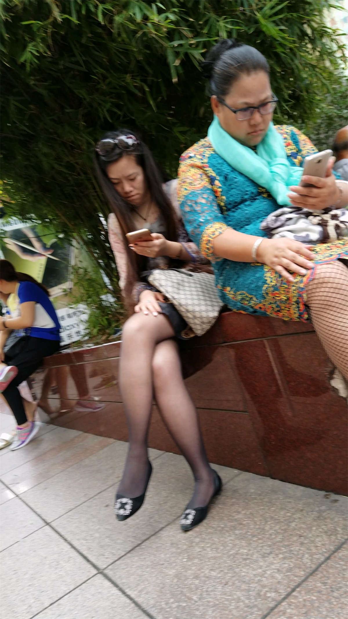 黑色裙黑丝美女