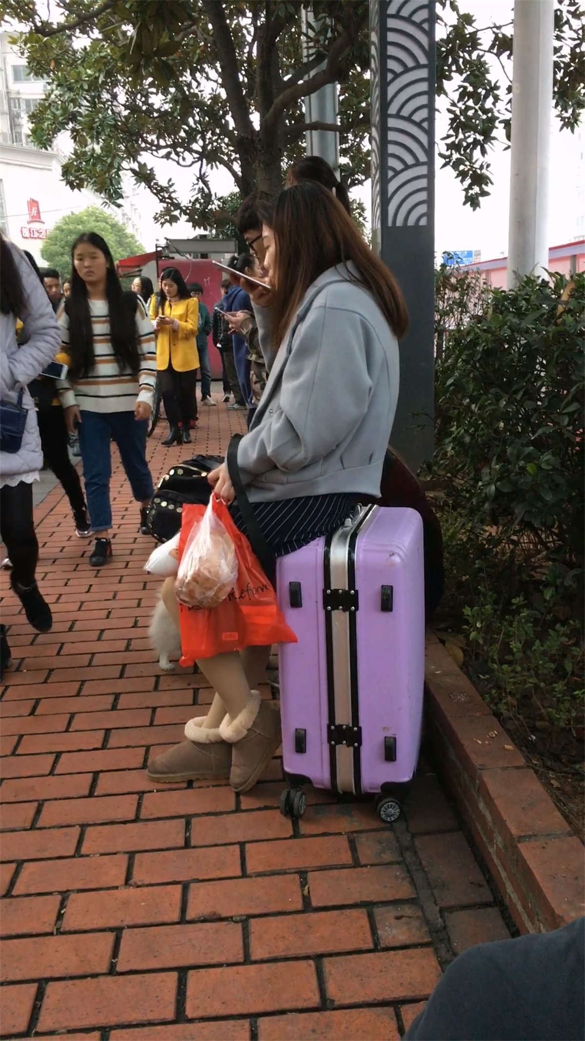 肉色丝袜长发可爱美眉