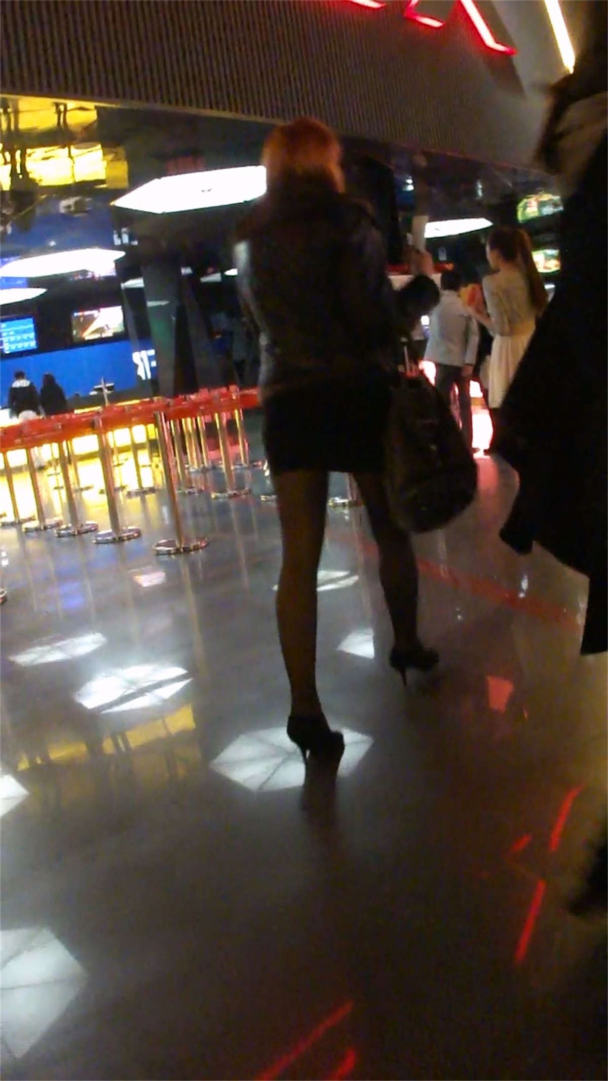 熟女的丝袜美腿