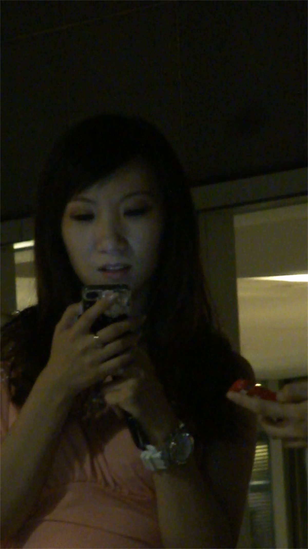 粉红超短裙美女