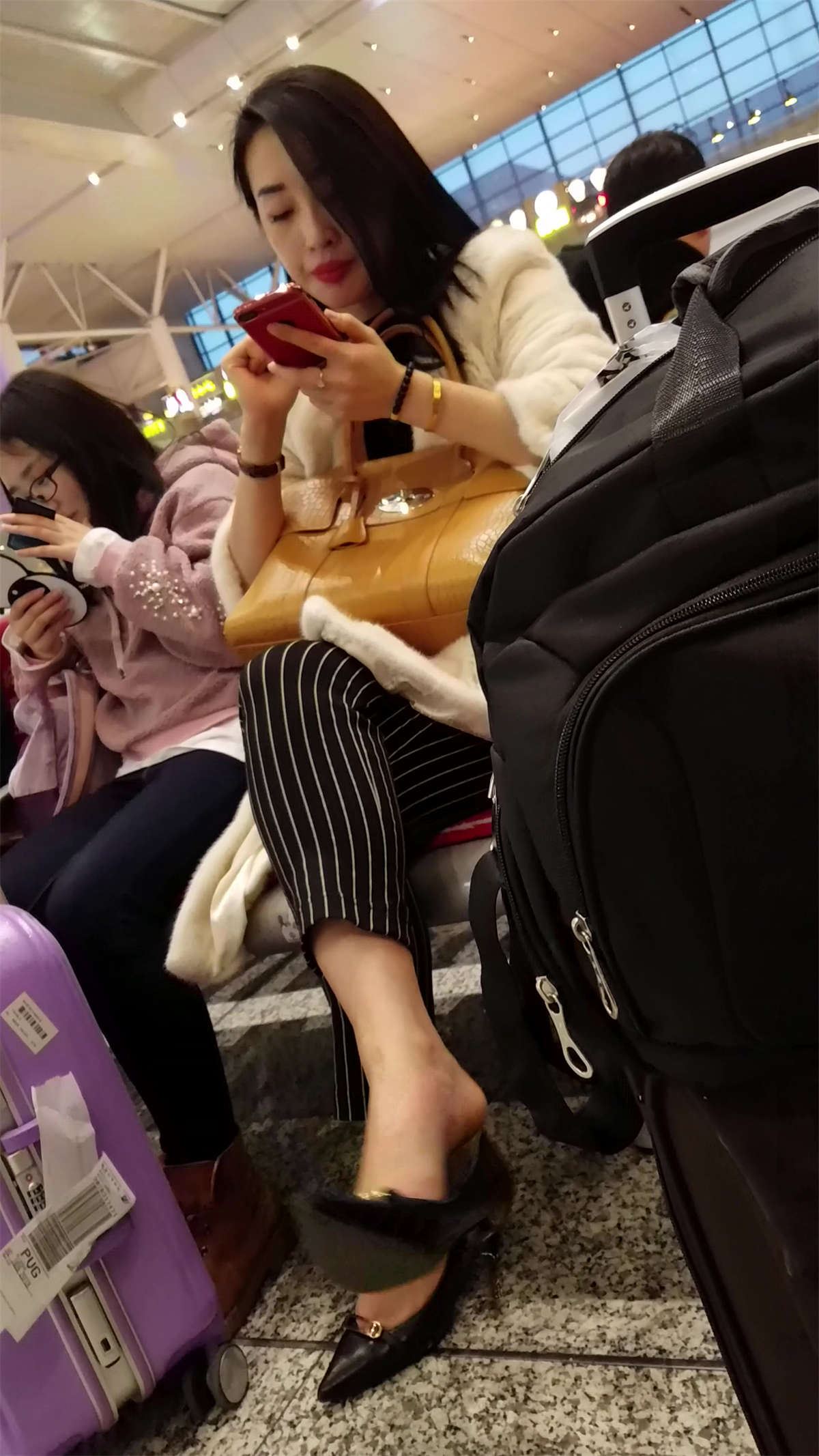 候机室御姐高跟美足