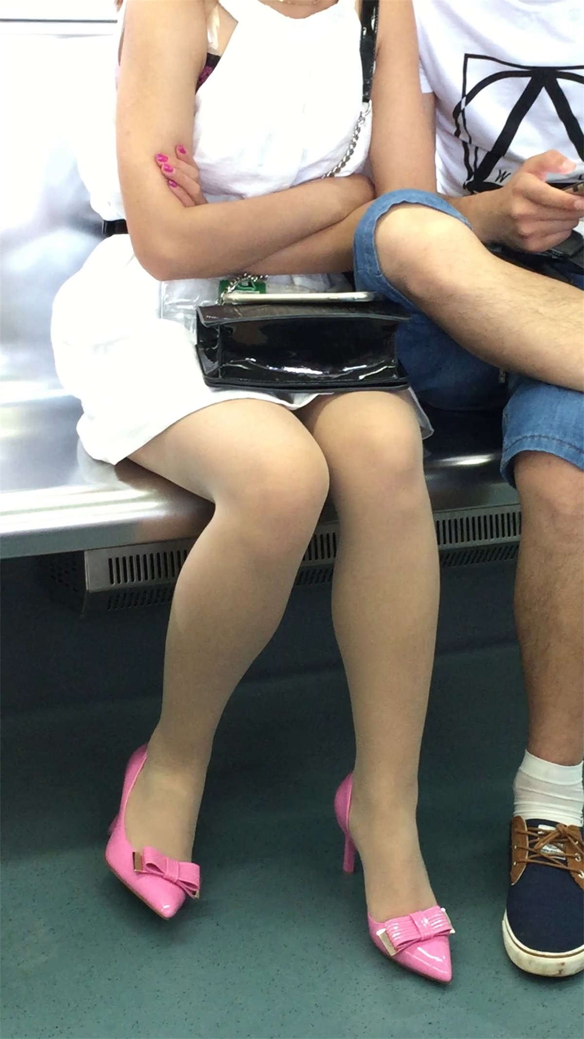 漂亮肉丝粉高MM