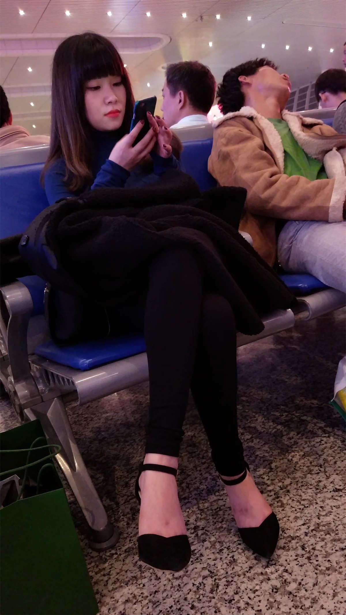 黑色尖角高跟黑色紧身铅笔裤美少妇极品纤细美腿