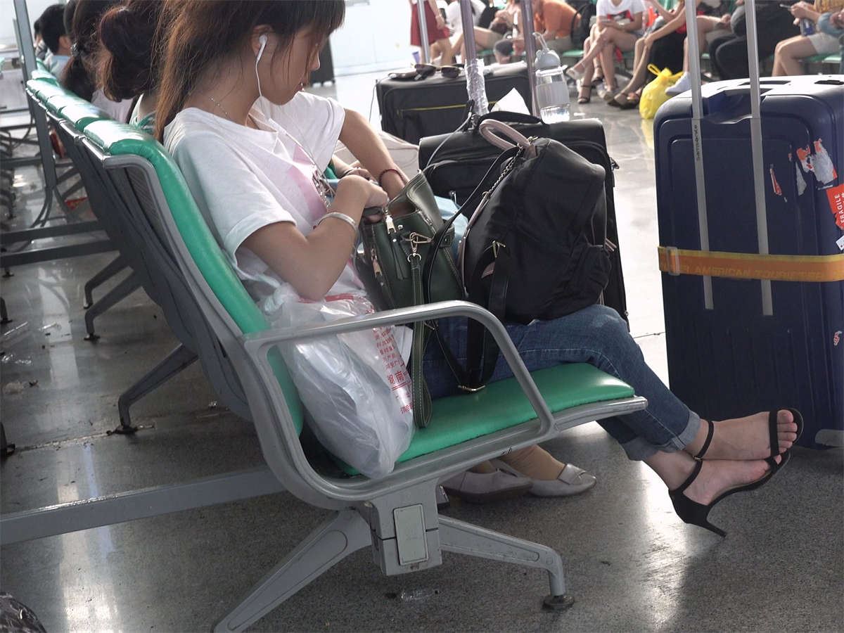 凉高跟素足小妹
